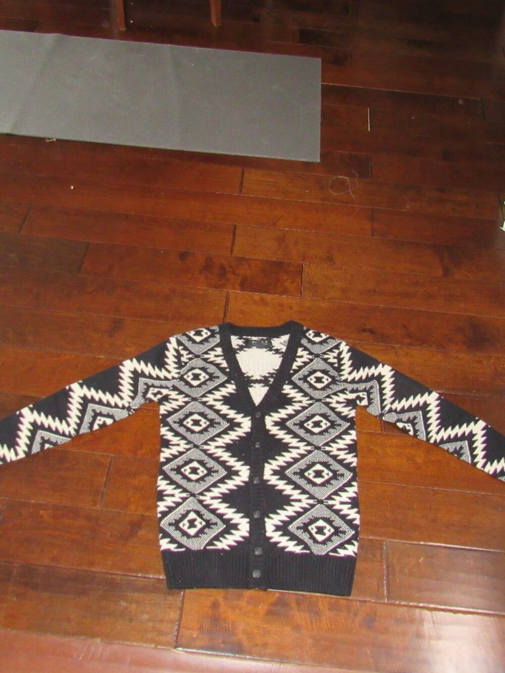 21Men Size XS Geometric Tribal Pattern Knit Cardigan Black White Academic Boho